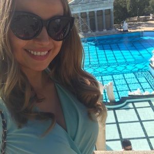 Meet your Posher, Vanessa